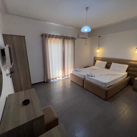 Hotel Irini Саранде Екстериор снимка