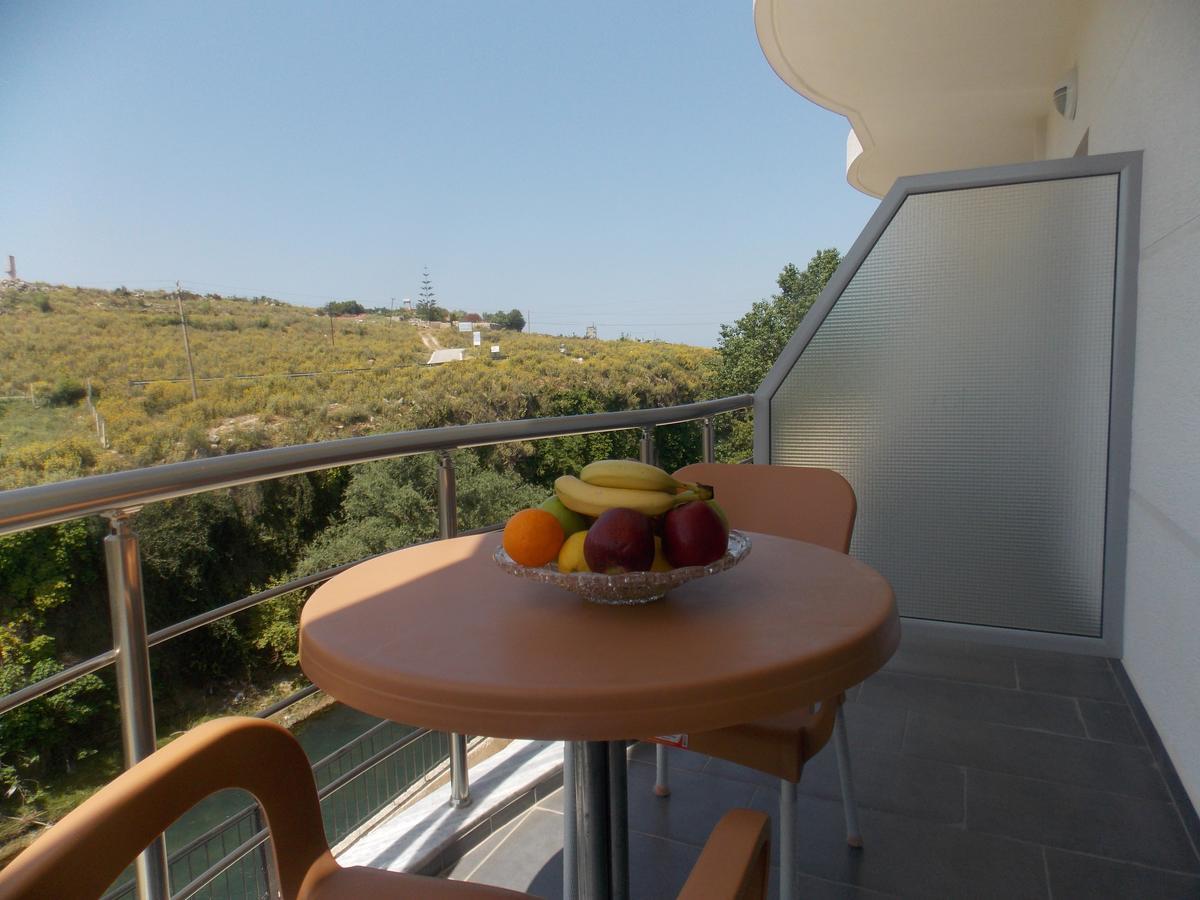 Hotel Irini Саранде Екстериор снимка