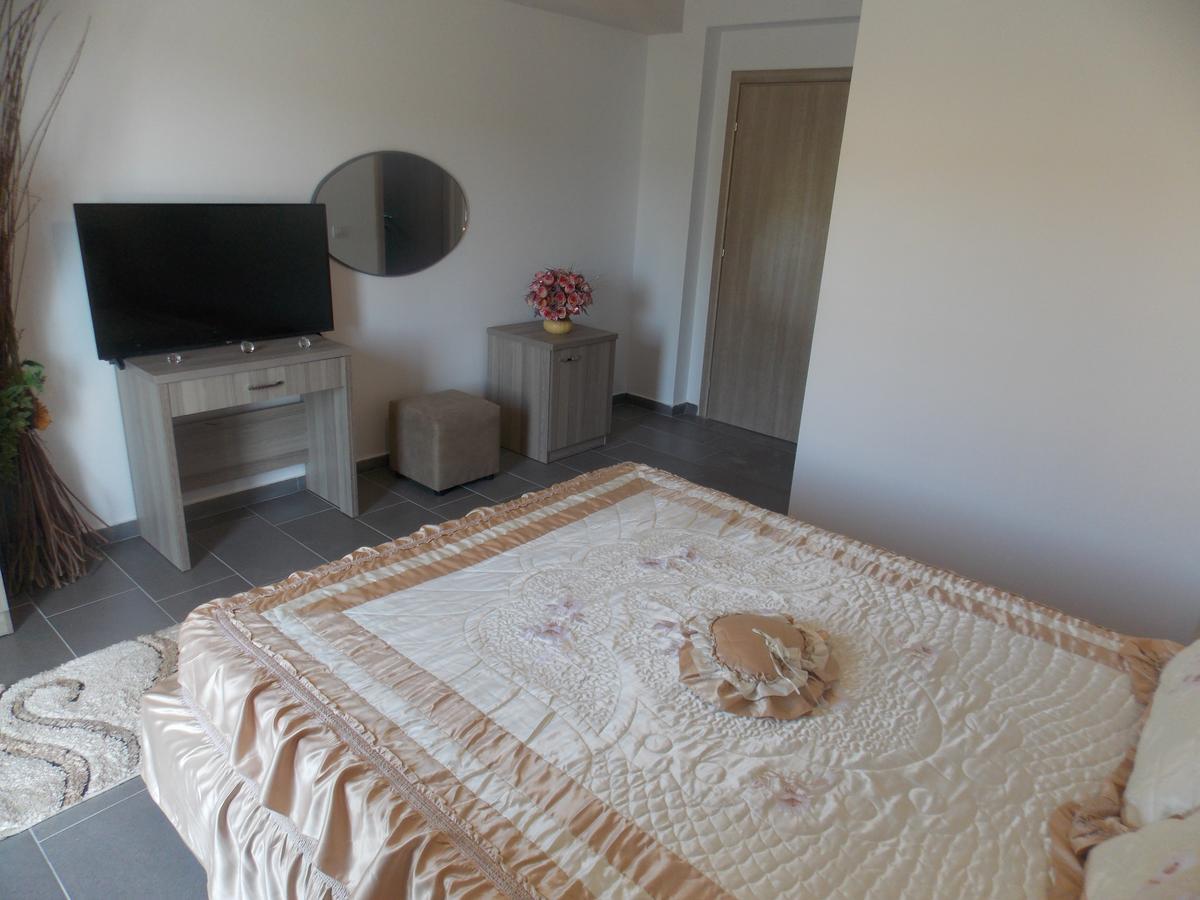 Hotel Irini Саранде Екстериор снимка