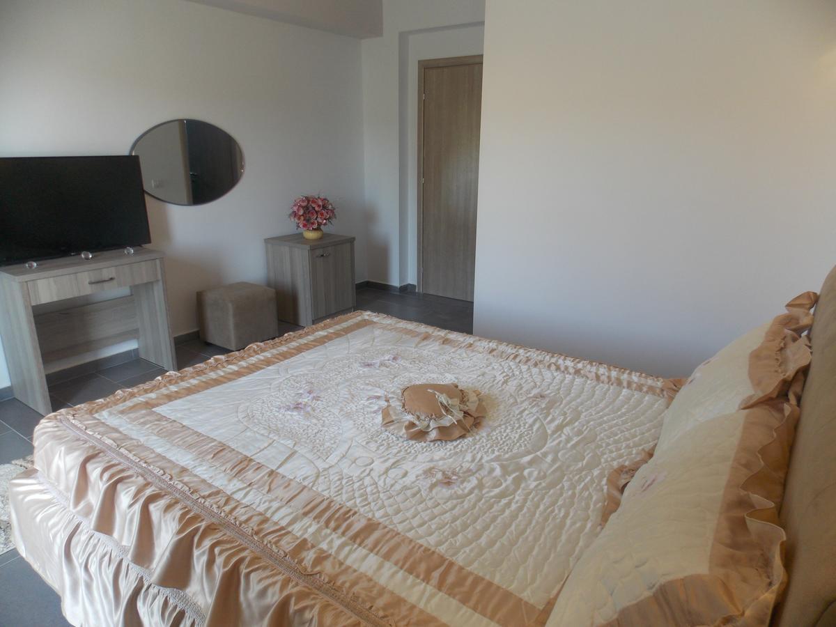 Hotel Irini Саранде Екстериор снимка